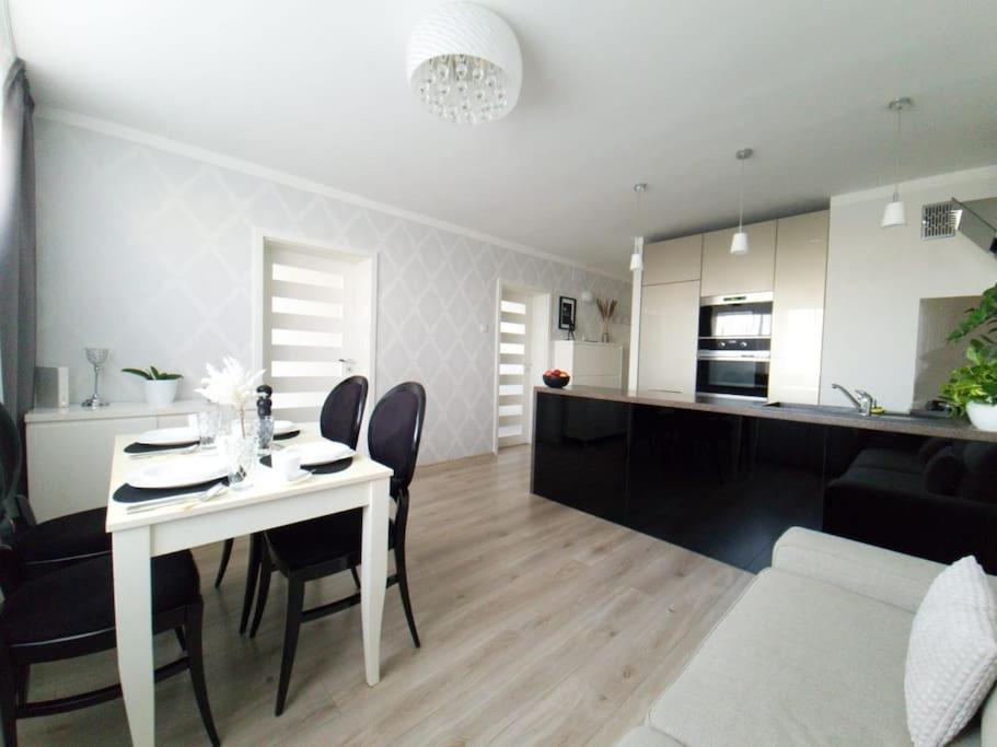 شقة Uroczy, Jasny Apartament Oraz Bezplatny Parking! كراكوفيا المظهر الخارجي الصورة