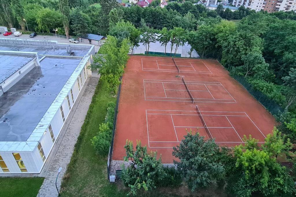 شقة Uroczy, Jasny Apartament Oraz Bezplatny Parking! كراكوفيا المظهر الخارجي الصورة