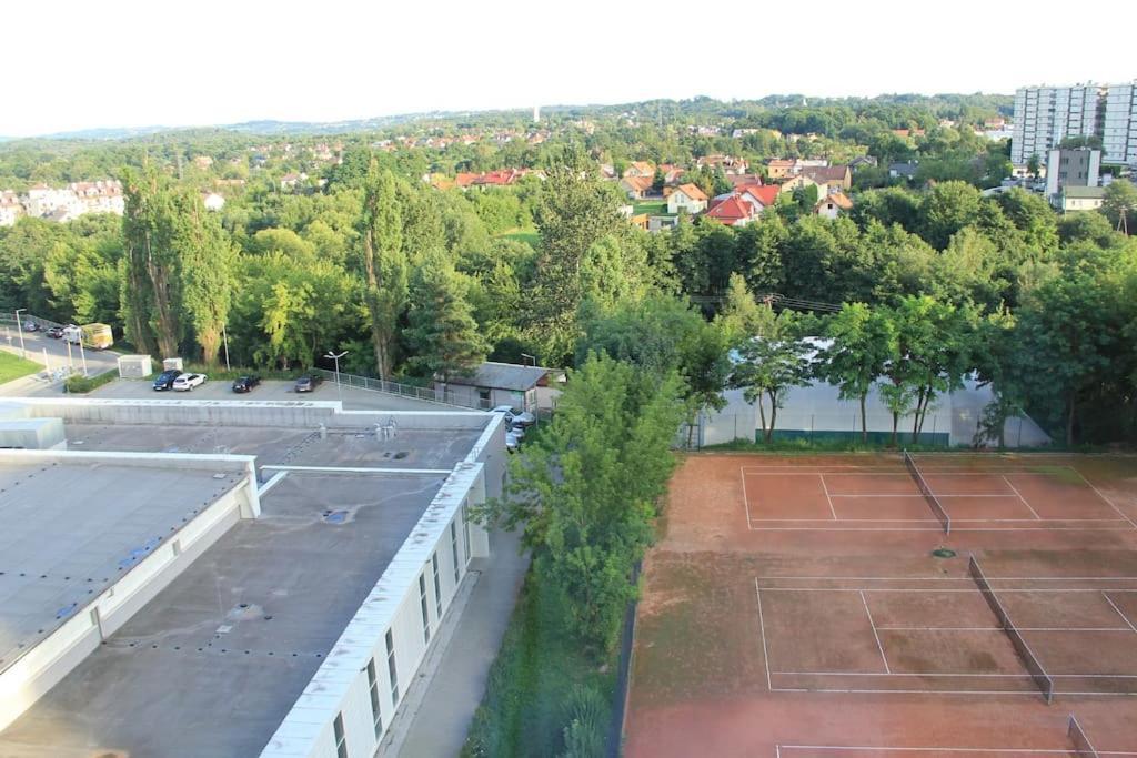 شقة Uroczy, Jasny Apartament Oraz Bezplatny Parking! كراكوفيا المظهر الخارجي الصورة